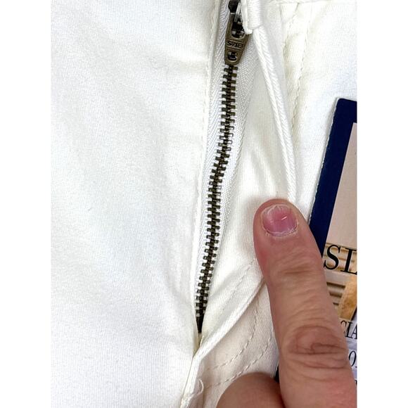 Sound Style Womens 4 White High Rise Straight Leg Denim Jeans NWT - Picture 3 of 9